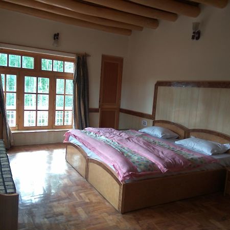 Gangs-Shun Homestay Leh Exteriör bild